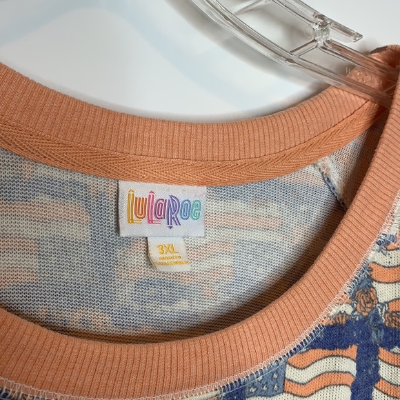 LuLaRoe Womens Faded Look American Flag Stretch Crewneck Top 3XL PLUS SIZE - Picture 2 of 5